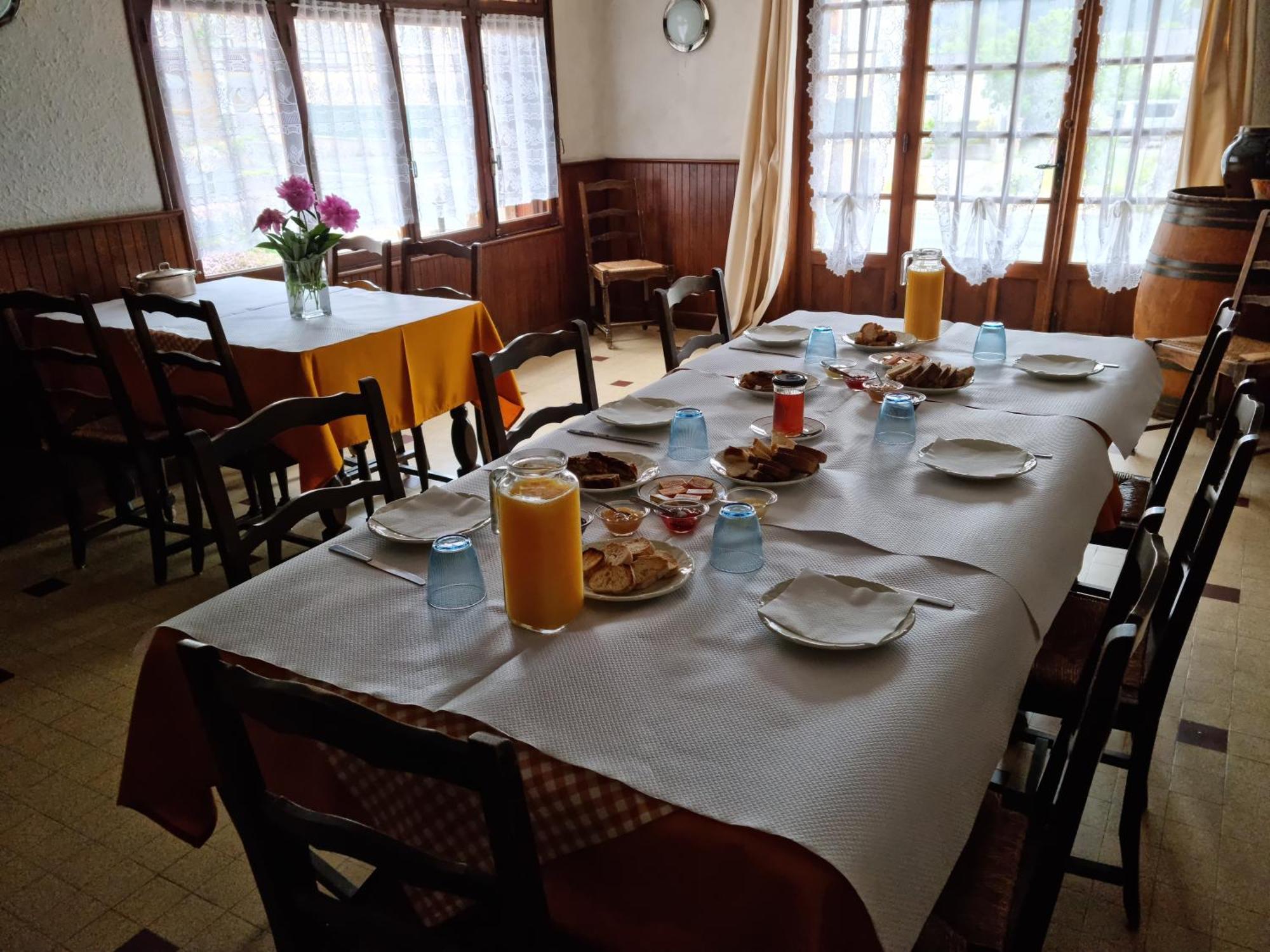Barjac Au Pont De La Gineze住宿加早餐旅馆 外观 照片