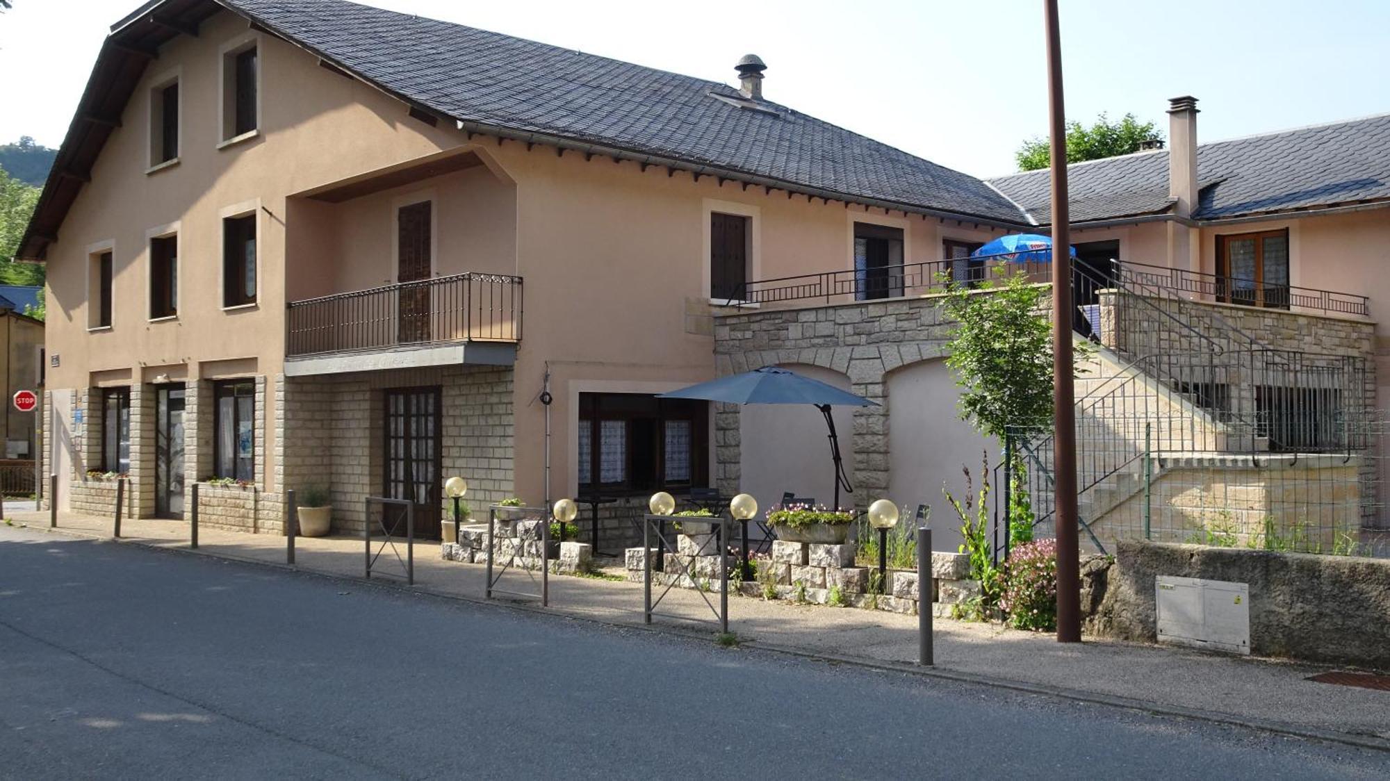 Barjac Au Pont De La Gineze住宿加早餐旅馆 外观 照片